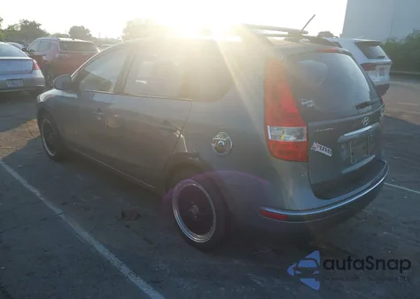 2010 Hyundai Elantra Touring Gls z USA, uszkodzony, nr VIN KMHDC8AE0AU081413